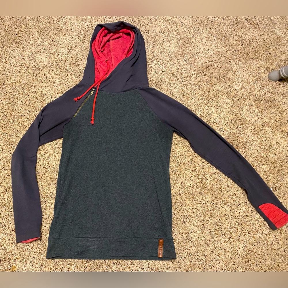 Ampersand Ave Double Hood
